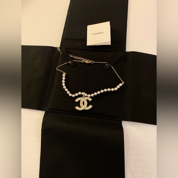 Brand new,authentic Chanel White Pearl Necklace with pouch, box,ribbon,camellia - Picture 1 of 13